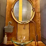Apartment A La *