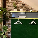 A La Apartment