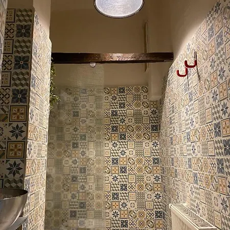 شقة A La *