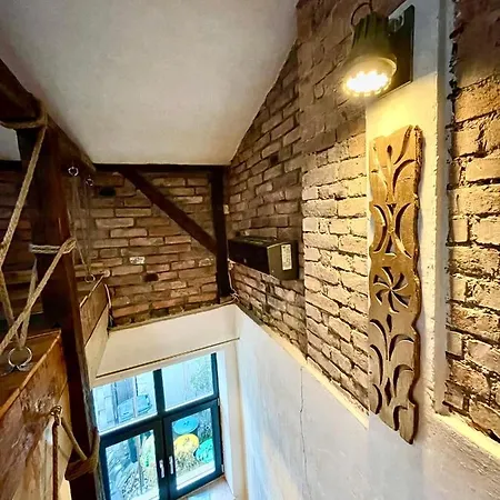 Apartment A La